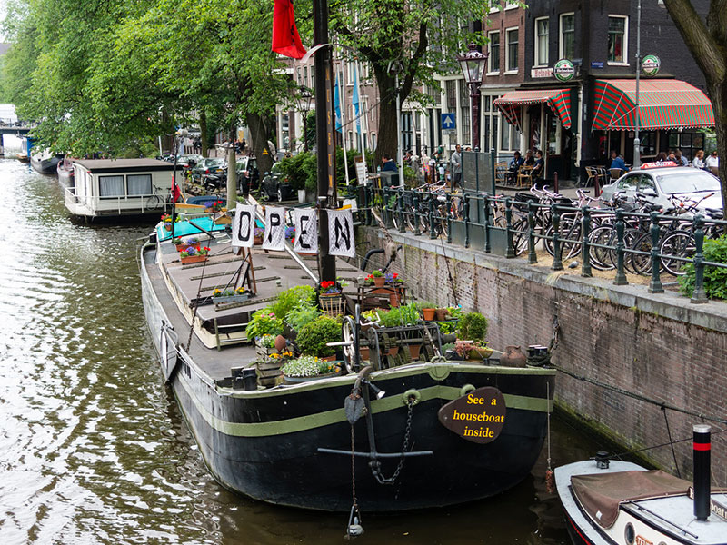 Houseboat-museum-Amsterdam-